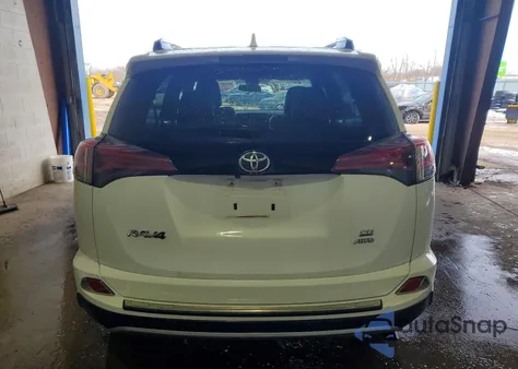 2017 Toyota Rav4 Se z USA, uszkodzony, nr VIN 2T3JFREV7HW574341